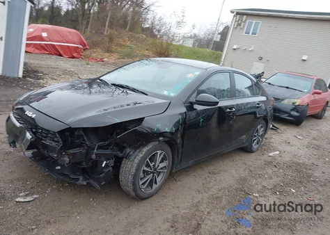 2023 Kia Forte Lxs z USA, uszkodzony, nr VIN 3KPF24AD0PE577187